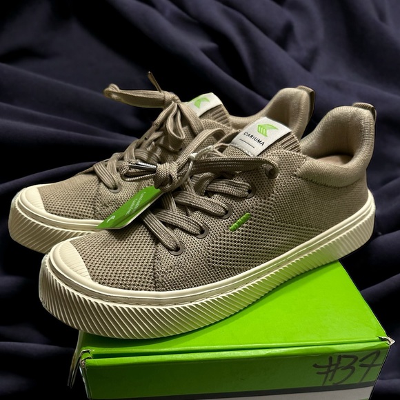 Cariuma IBI Low Sand Knit Sneakers - Picture 13 of 15